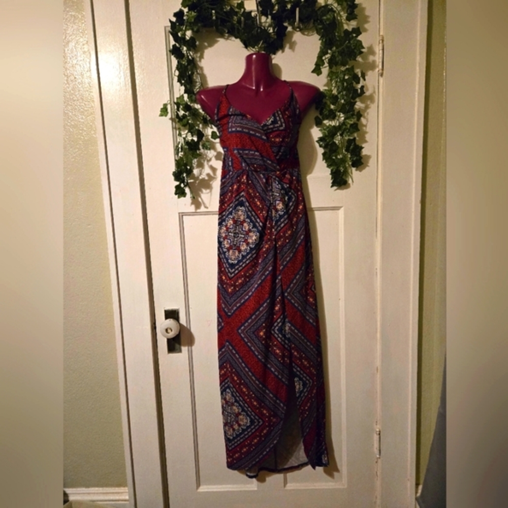 BCBGeneration Maxi Dress Bohemian Print Sleeveless Casual‎ Red M